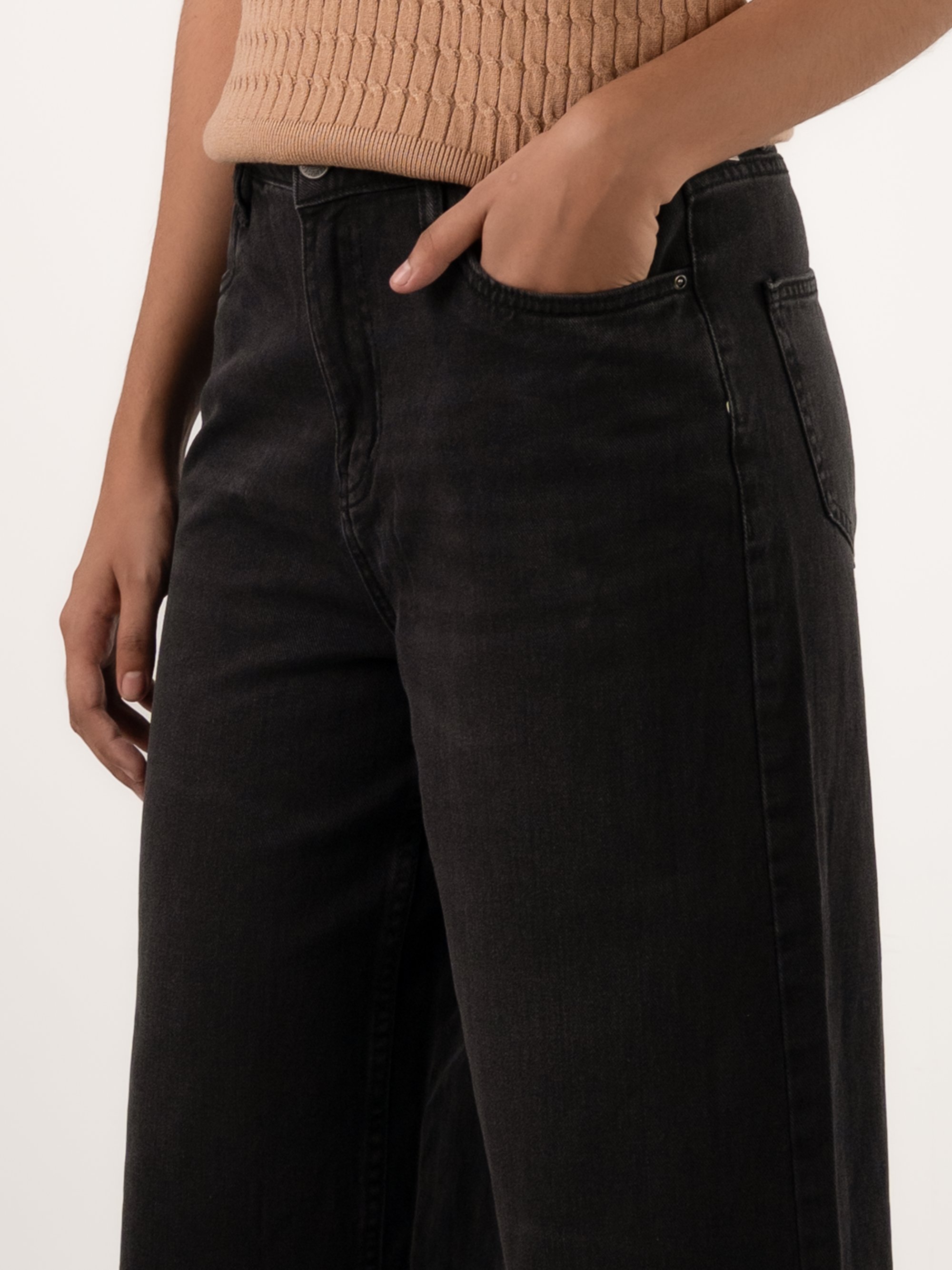 Smoke Form Denim || 2121 gallery picture 4